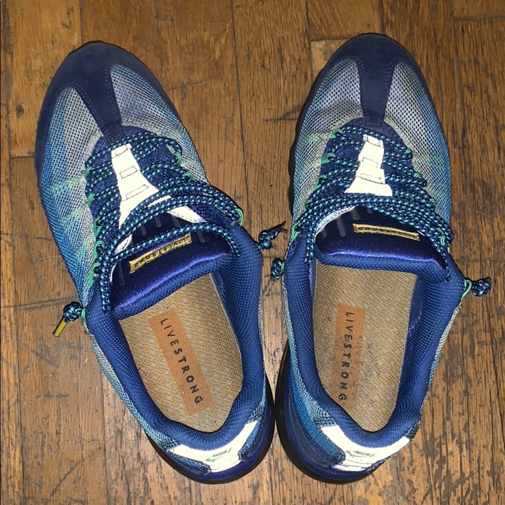 Livestrong Nike AirMax